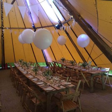Beautiful White Round Wedding Balloons