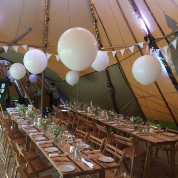 Beautiful White Round Wedding Balloons